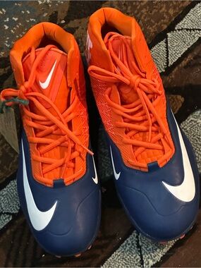 NWOT Nike Ftbl LAX Soccer Cleats